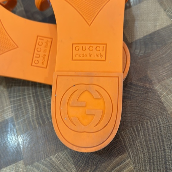 Gucci Bold Orange Logo Rubber Slides - Picture 4 of 7